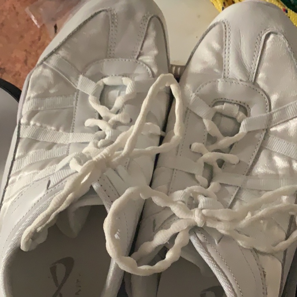 Infinity cheer shoes